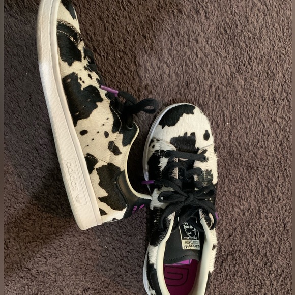 Adidas: Stan Smith 'Fuzzy Cow Print' 🐄 Pony Hair - Picture 2 of 8